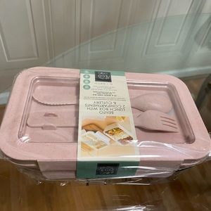 - - Brand New Bento  Lunch Box With 2 Components & Cutlery .